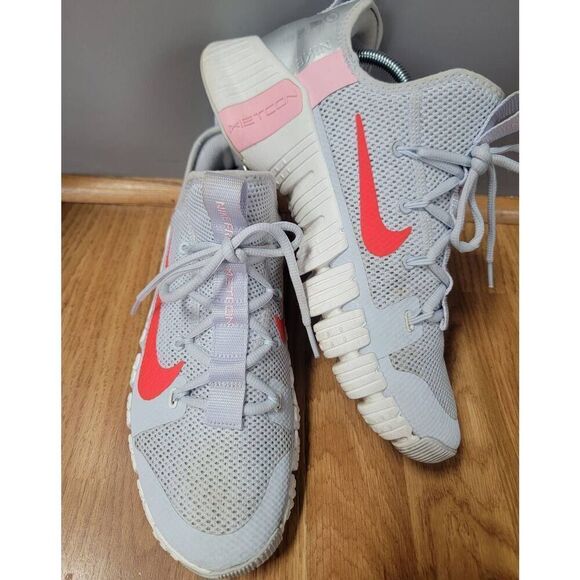 Nike Women's Metcon 3 Training Shoe 12 - Picture 1 of 8